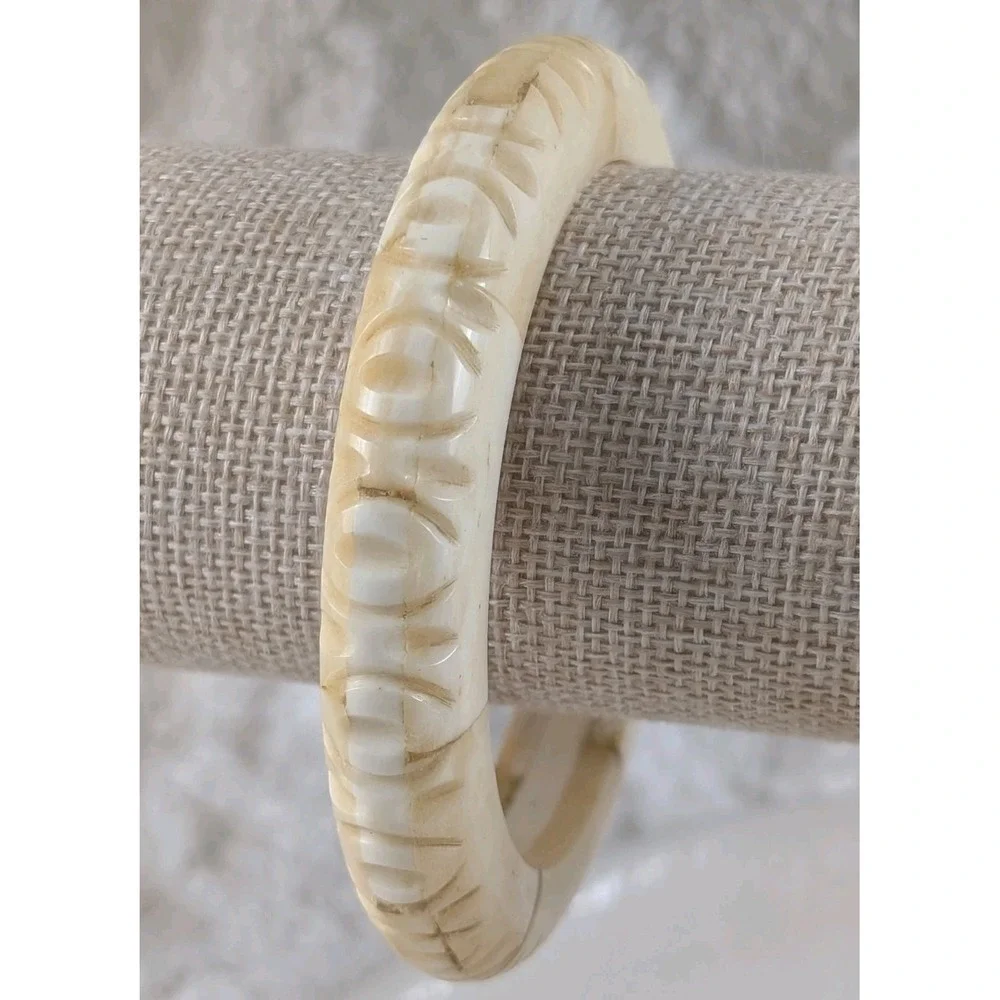 Vintage Cream Carved Bangle Bracelet Set of 2 Floral Segmented Boho